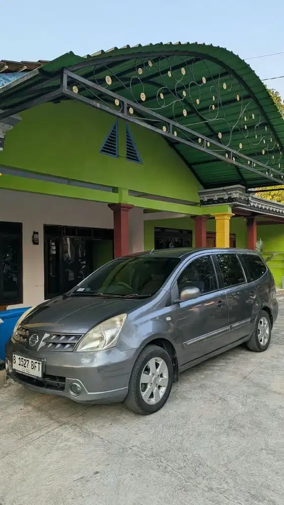 Nissan Grand Livina XV 2009