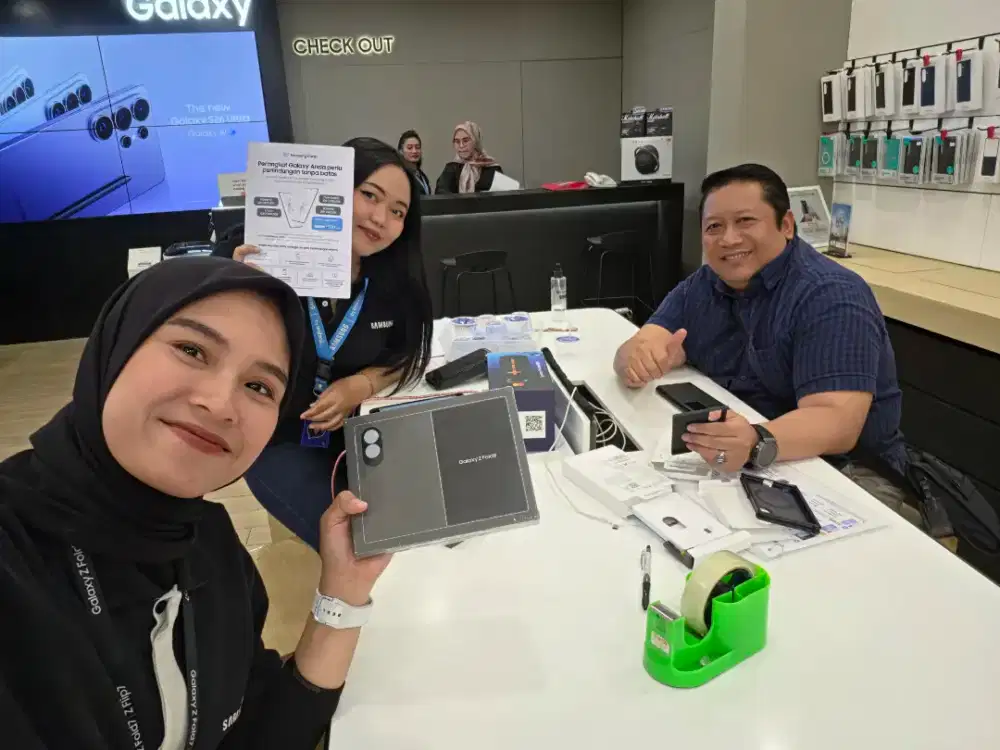 Samsung Zfold8 free buds 4