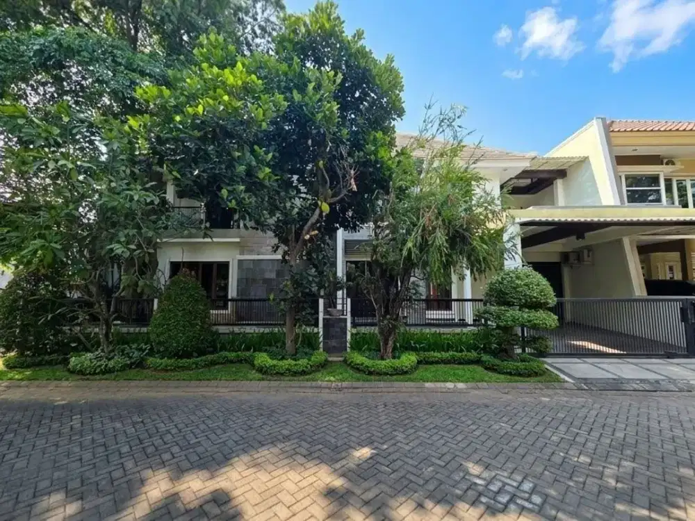 Rumah Pakuwon City Strategis Murah 2 Lantai 20x16 SHM 6M
