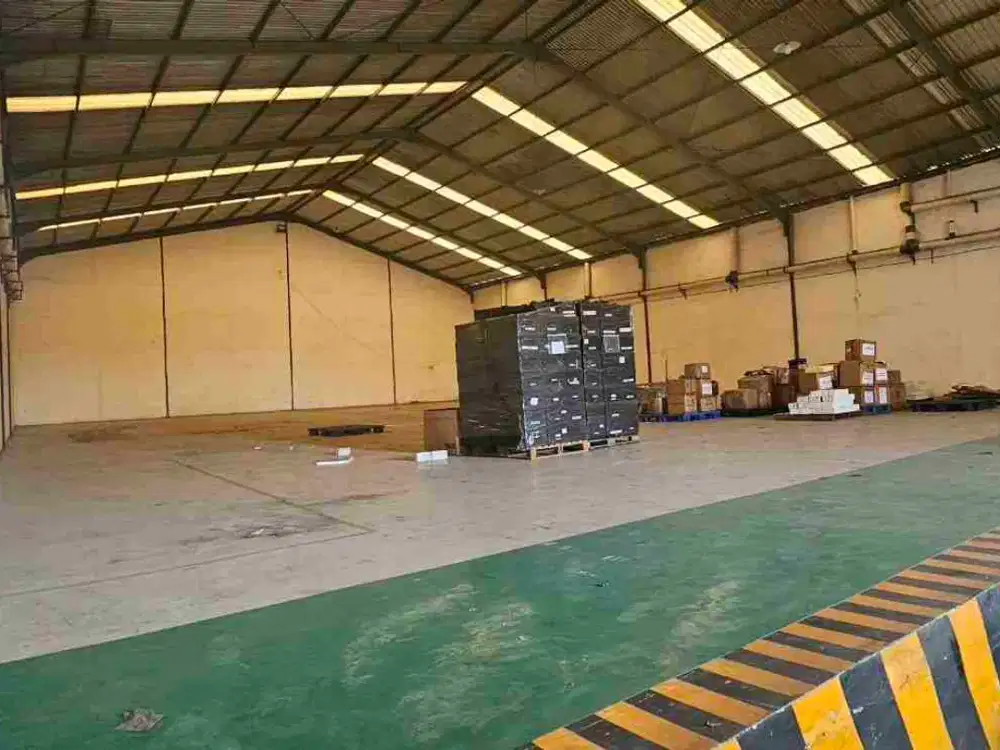Gudang Osowilangun Permai Ada Loading Dock