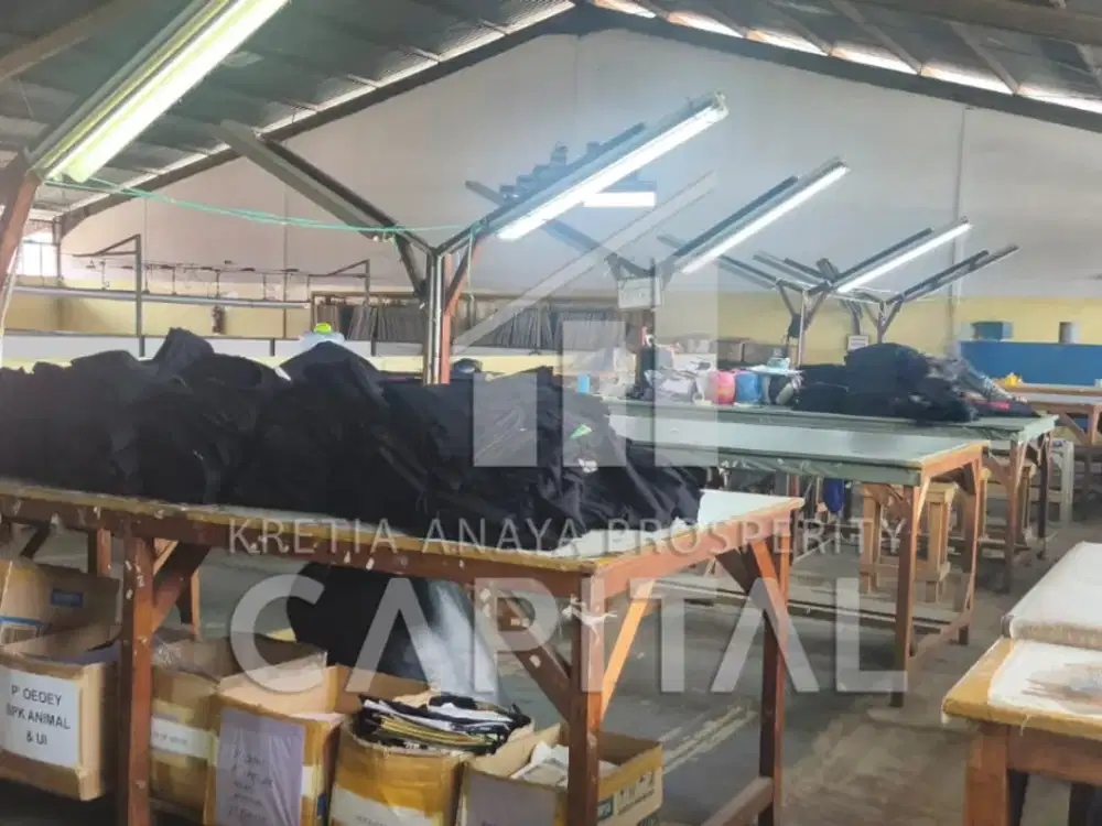 PABRIK CIBOLERANG STRATEGIS DENGAN AKSES PARKIR LUAS SIAP UNTUK USAHA