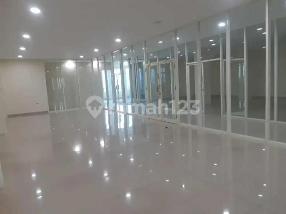 Disewakan Unit Perkantoran Emperie Tower Wr. Suparman Surabaya