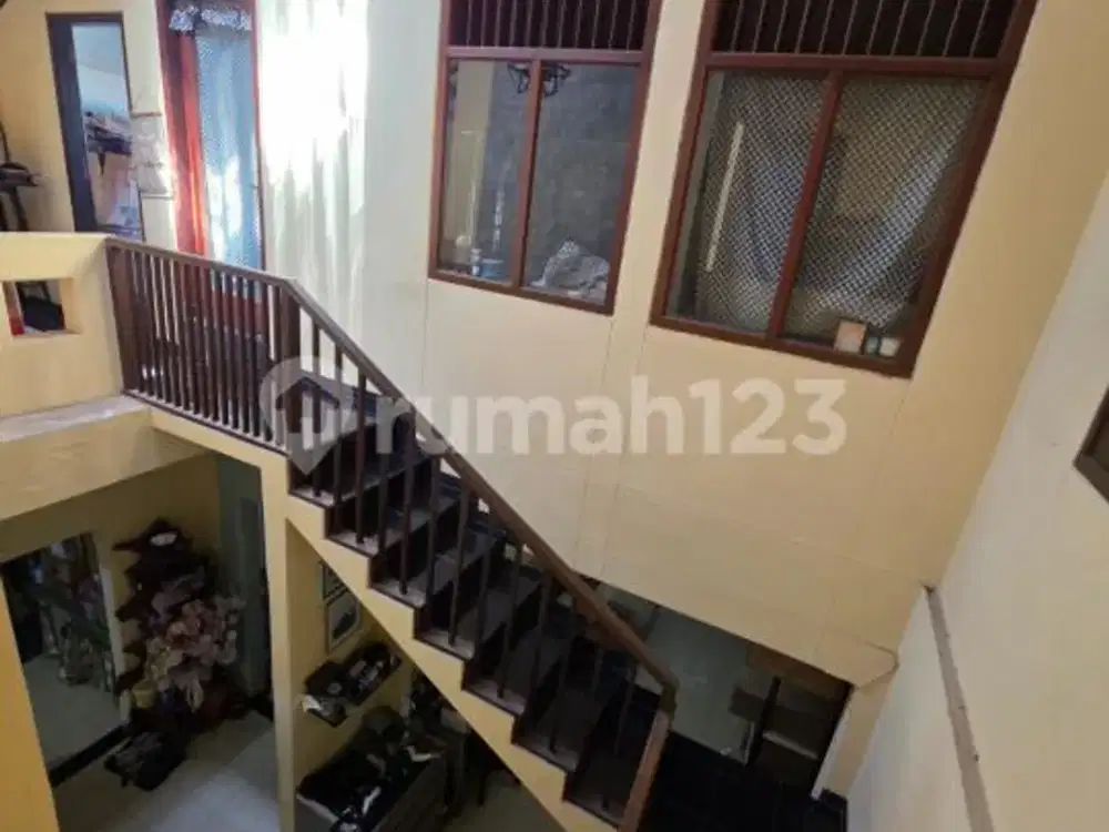 Dijual Rumah Perumahan Rewwin Jalan Cenderawasih Bunderan