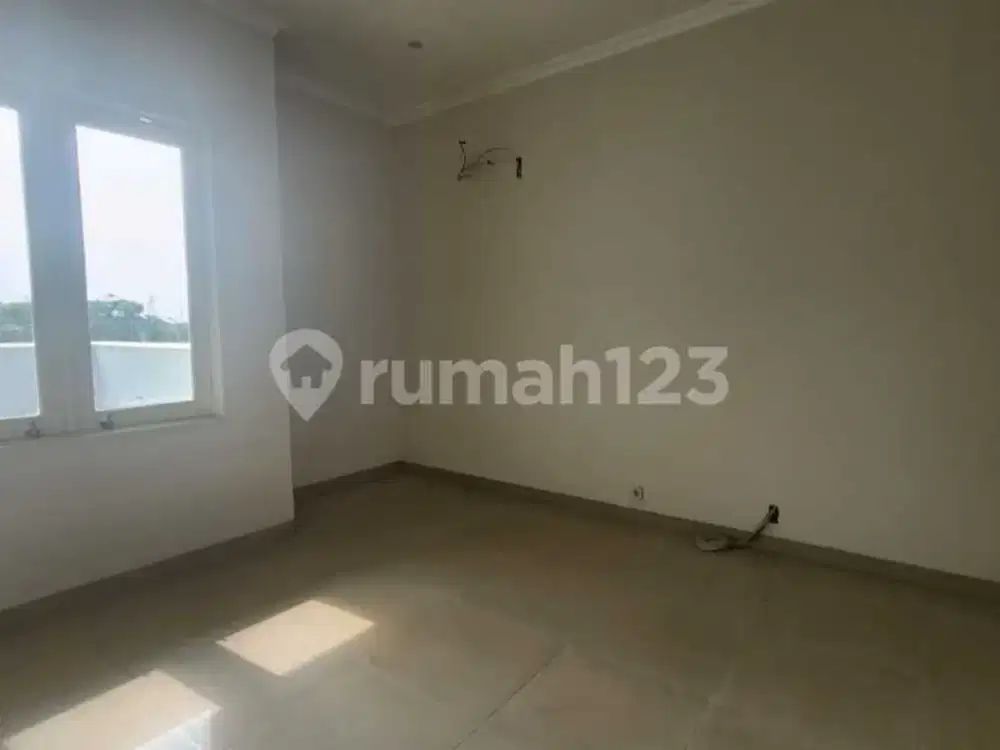 Disewakan Rumah Mewah Brand New Vila Galaxy