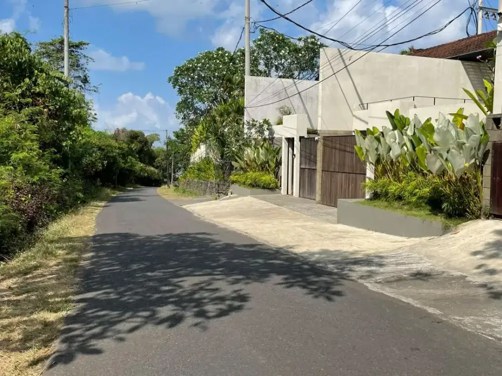 Tanah dengan Kontur Datar Potensial untuk Pembangunan Villa