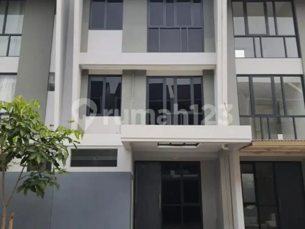 Jual Rumah di Perumahan Royal Residence Cluster Serenade Surabaya