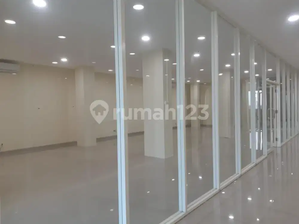 Disewa Unit Perkantoran Emperie Tower Wr. Suparman Surabaya