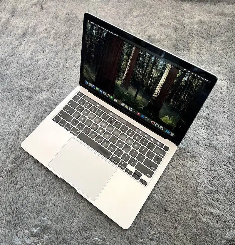 MACBOOK PRO 2020 TOUCH BAR — CORE i5 | RAM 16GB | SSD 256GB