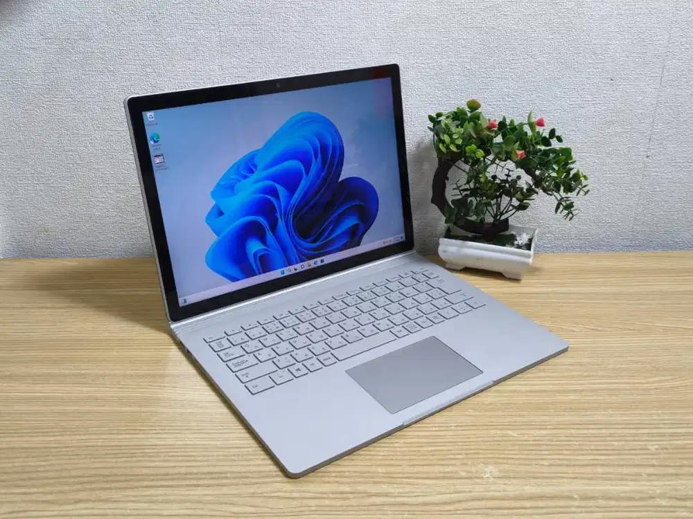 [PROMO] Microsoft SurfaceBook 2 13 Inch Laptop Layar 3K 100% sRGB