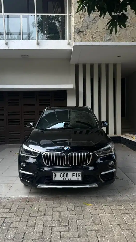 Bmw x1 2019 tipe tertinggi low odo