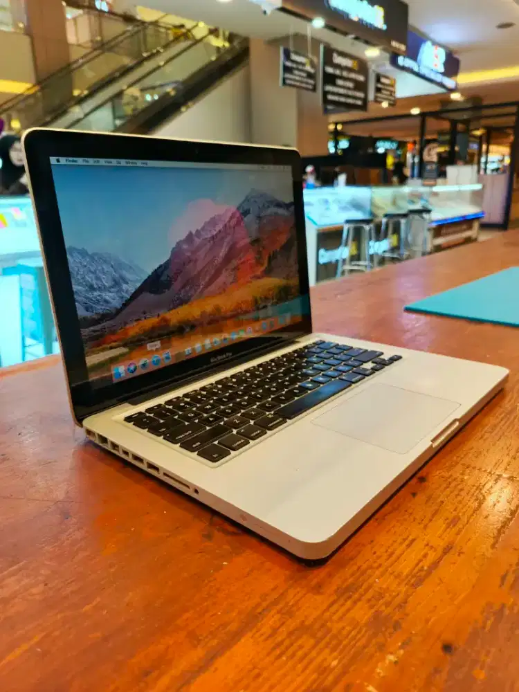 Macbook Pro 13 inch early 2011