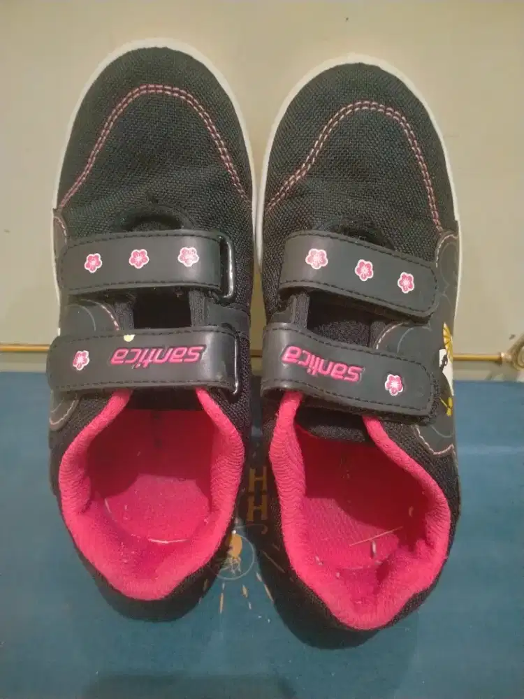 Sepatu anak cewe