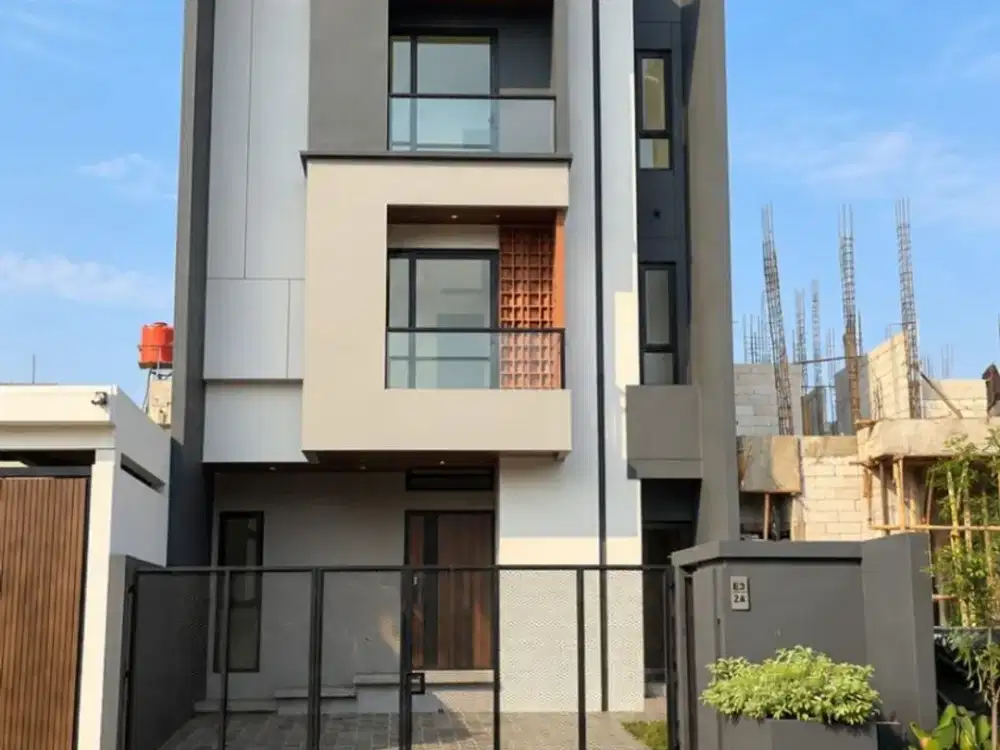 Rumah Baru, Bangunan Mandiri, Desain Minimalis Modern, 3 lantai, Timur laut, Semi furnished