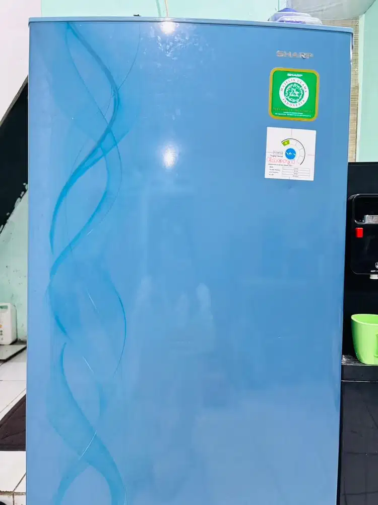 Kulkas 1 Pintu Sharp Biru Mulus Hemat Listrik