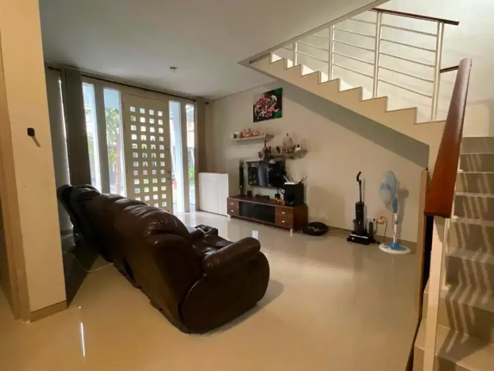 Rumah Semi Furnish Greenlake Citraland, Lidah Kulon Wiyung