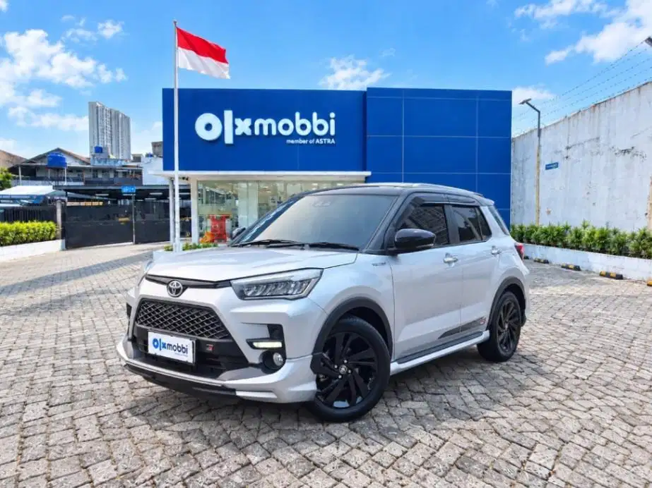 LOW DP Toyota Raize 1.0 GR Sport Two Tone Bensin-AT 2022 1DD