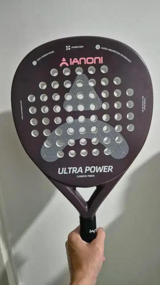 Raket Padel Ianoni jarang pakai