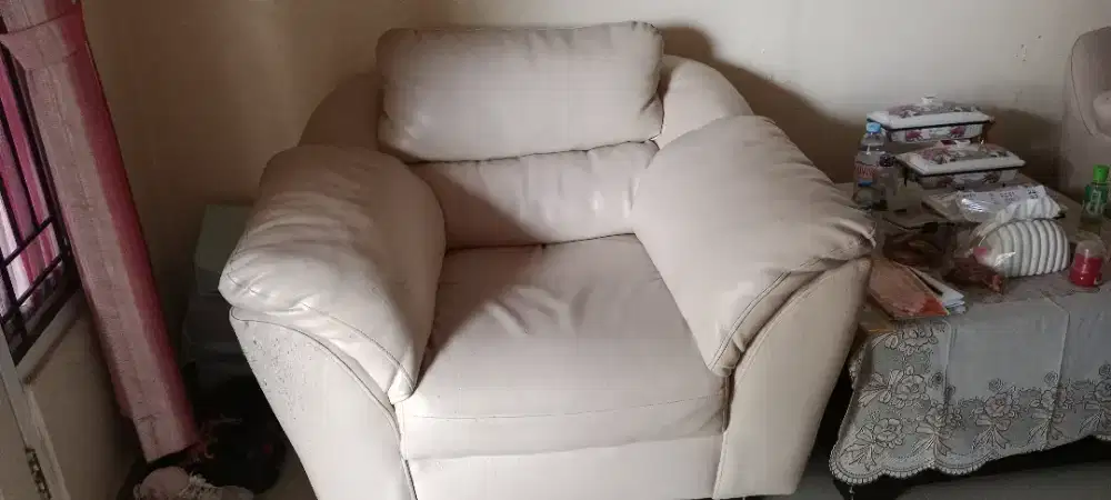 Sofa berkualitas dari custom bahan dalam import