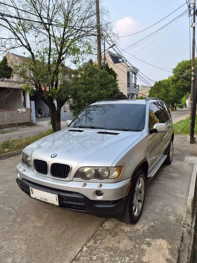 BMW X5 tahun 2000 mulus antik