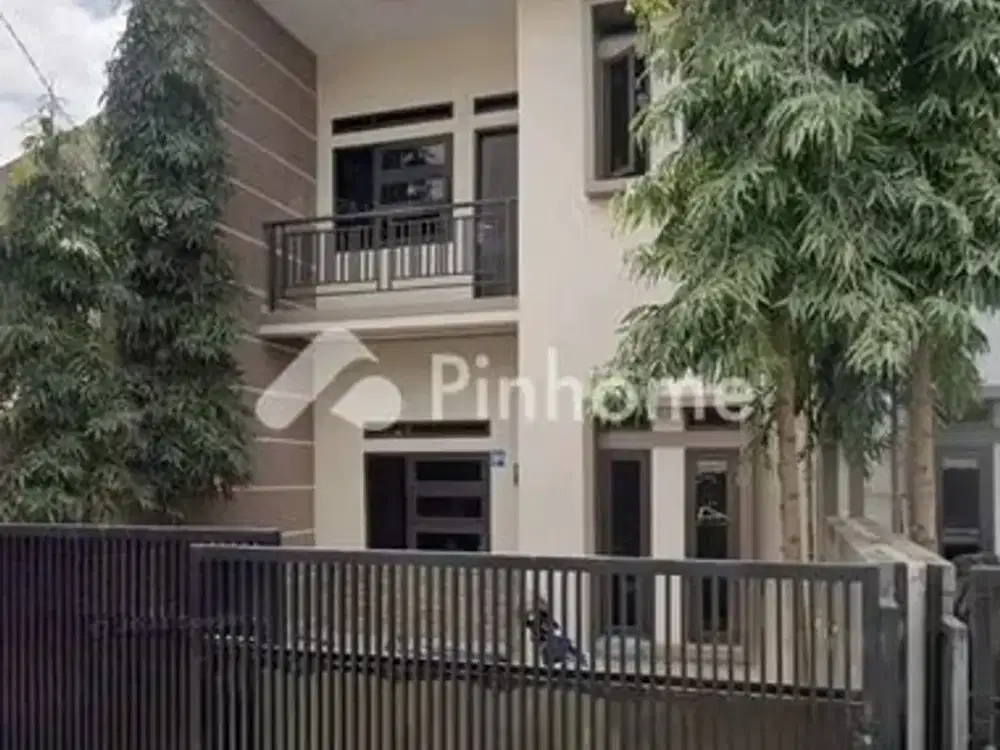 Disewakan Rumah Terawat Model minimalis 2 lantai Lokasi setrategis