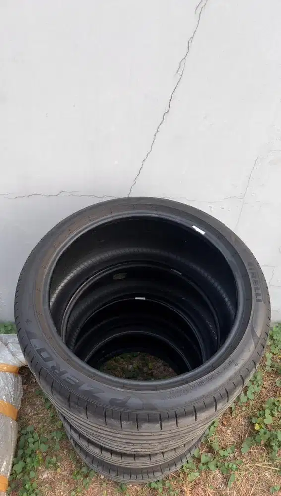 Pirelli pzero R19 255/35 & 275/35
