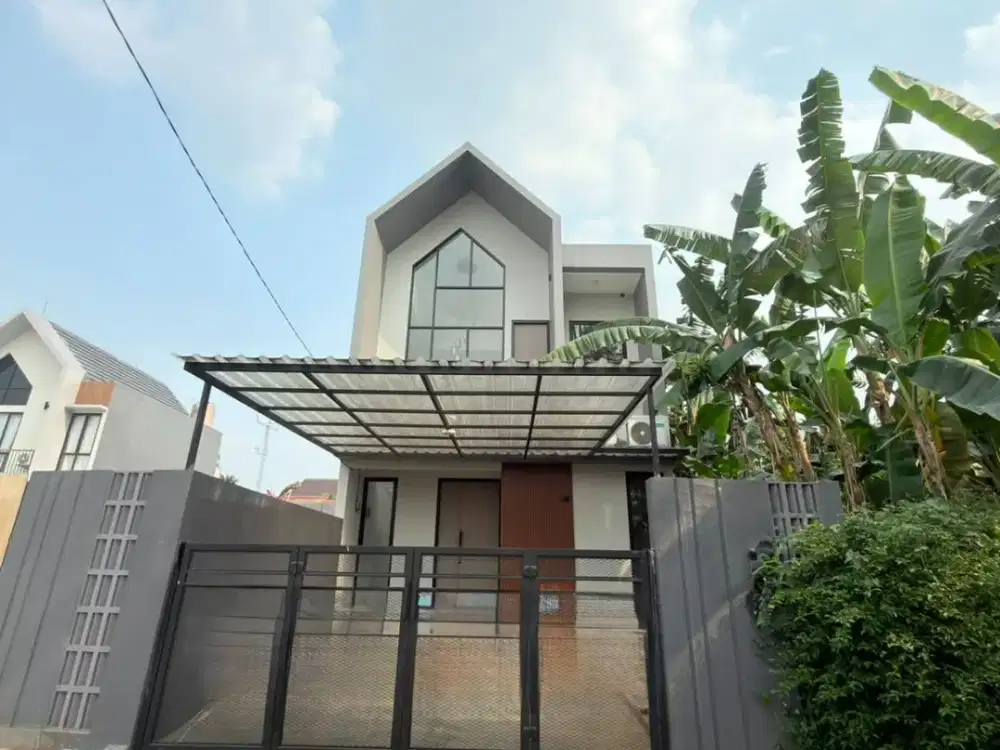 Rumah Baru Bangunan Mandiri Griya Loka BSD Depan View Taman