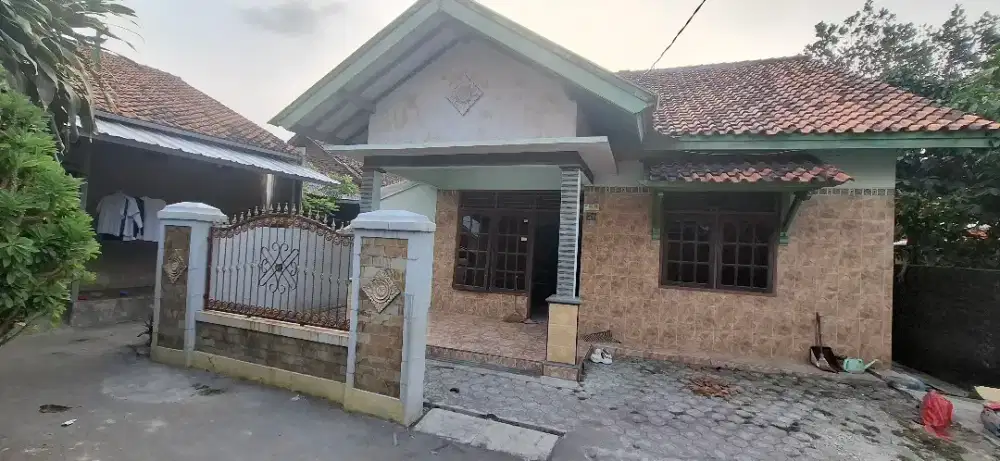 Disewakan Rumah 4 Kamar Tidur, 2 Toilet di Sekitaran Jl Evakuasi CRB