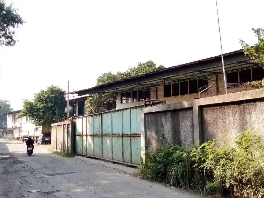 Gudang Bekas Pabrik Dengan Akses Kontainer 20 Ft Di Cakung Jakarta Timur