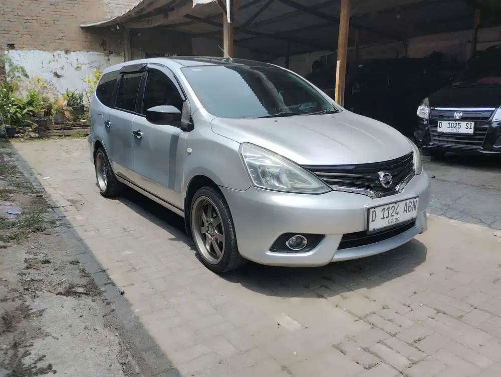 Nissan Grand livina 2013 Bensin