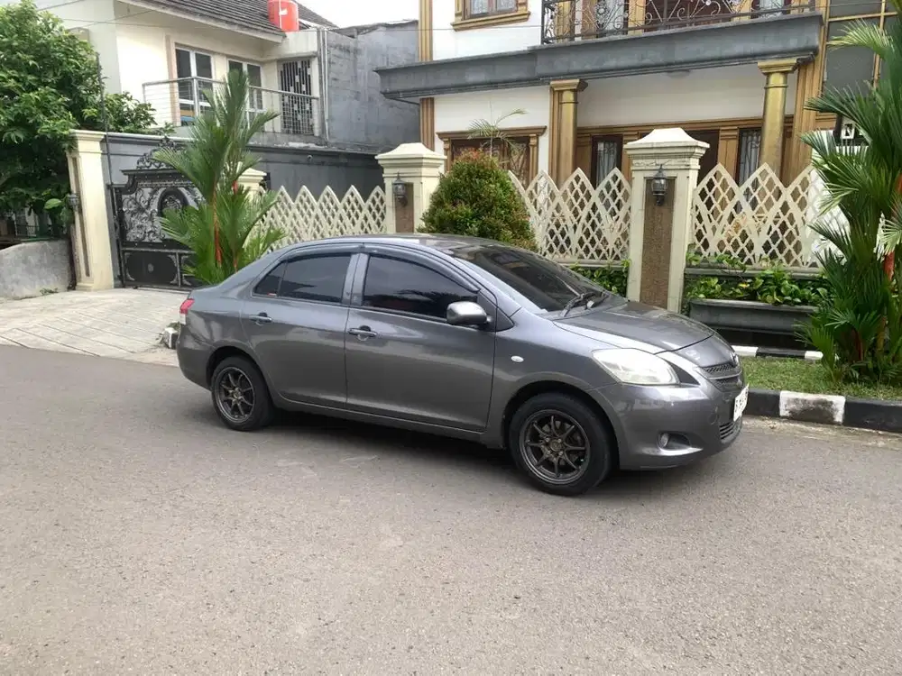 Toyota Limo 2012 Bensin