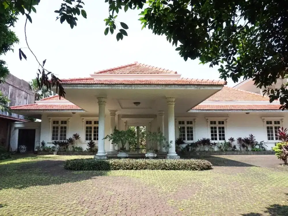 Di Jual Rumah Mewah Dengan Lokasi Komersial di Pusat Kota Jakarta Selatan