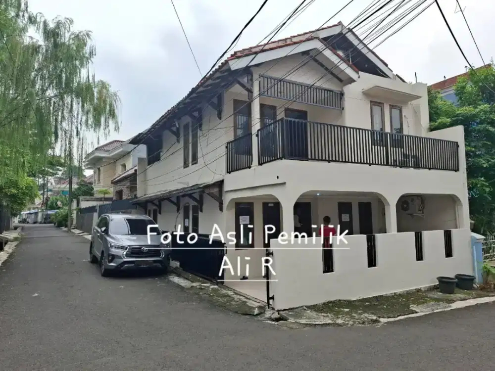 Rumah di Radio Dalam Disewakan