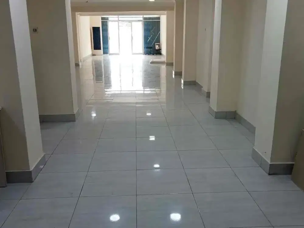 Disewakan ruko 3,5 lantai siap pakai di gedong panjang jakarta barat