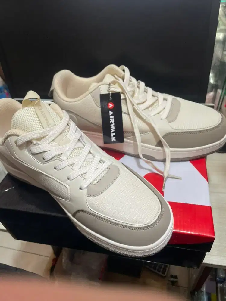 Sepatu Airwalk Dime Taupe Size 44 – Like New / Baru