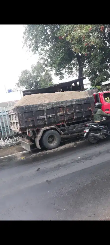 Pasir bangunan isi 7,5 kubik full padat