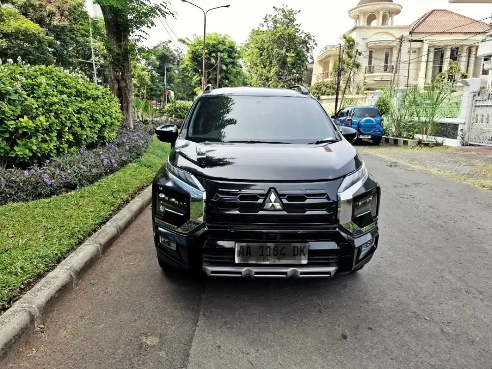 XPANDER CROSS PREMIUM 2023 ISTIMEWA
