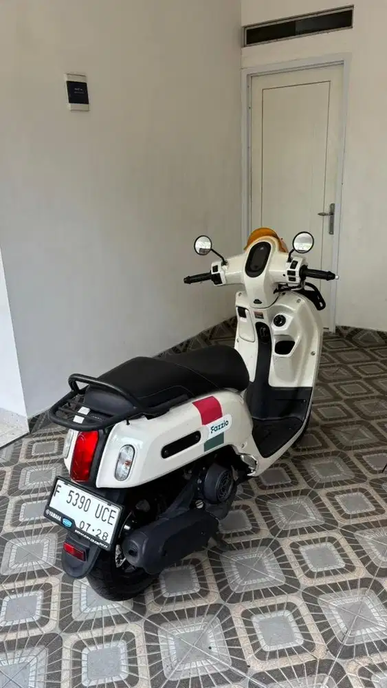 Yamaha Fazzio 2023 Hybrid Connected warna Beige