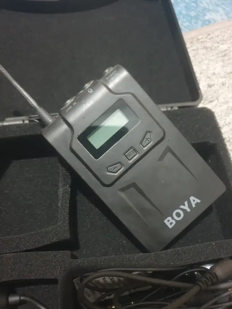 Boya BY-WM8 Pro UHF Wireless Microphone System