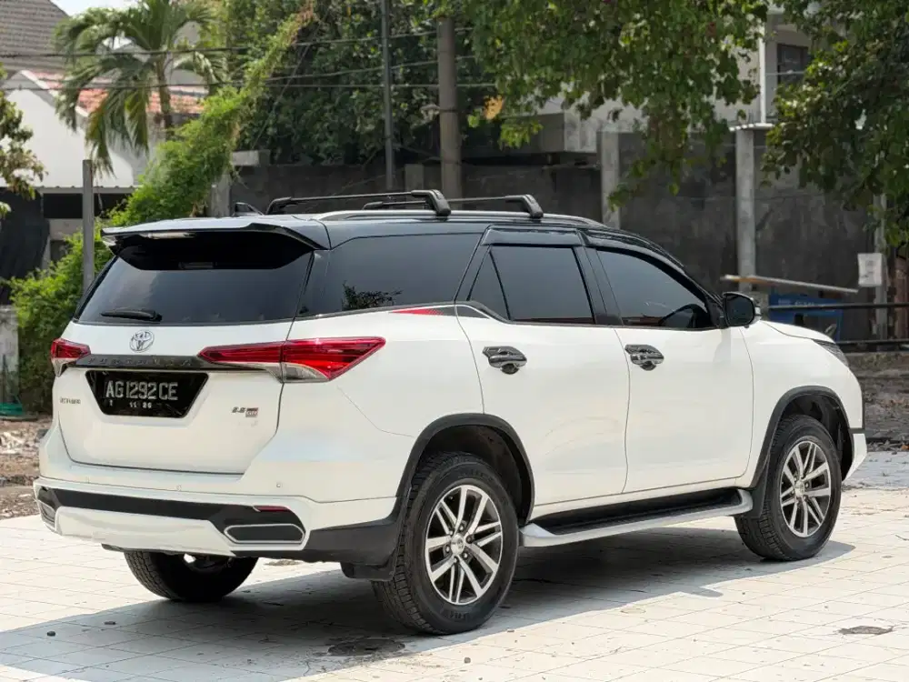 Toyota Fortuner VRZ 4x2 Disel uppgred TRD