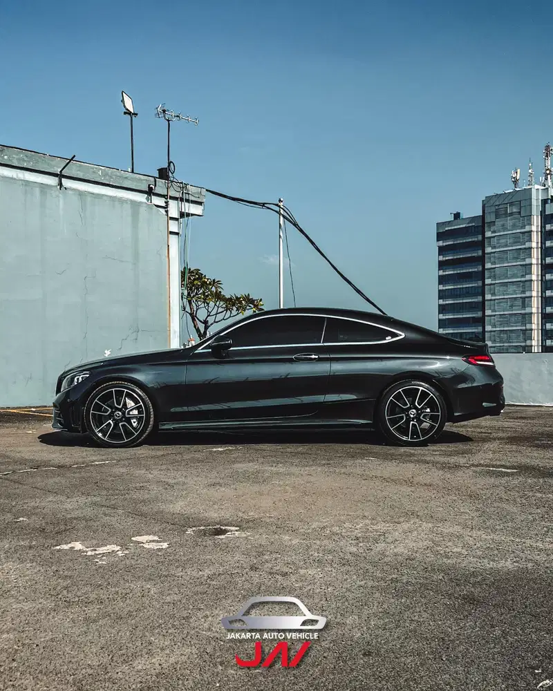 MERCEDES BENZ C300 AMG COUPE C205 2020 / LOW ODO / MINT CONDITION