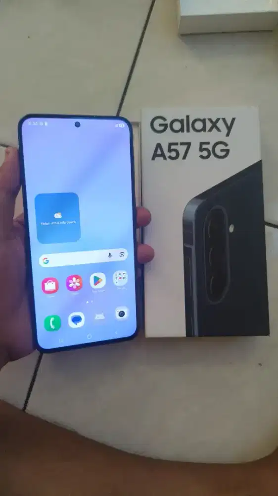 Samsung A57 5g ram 8/128 fullset like new resmi sein garansi on