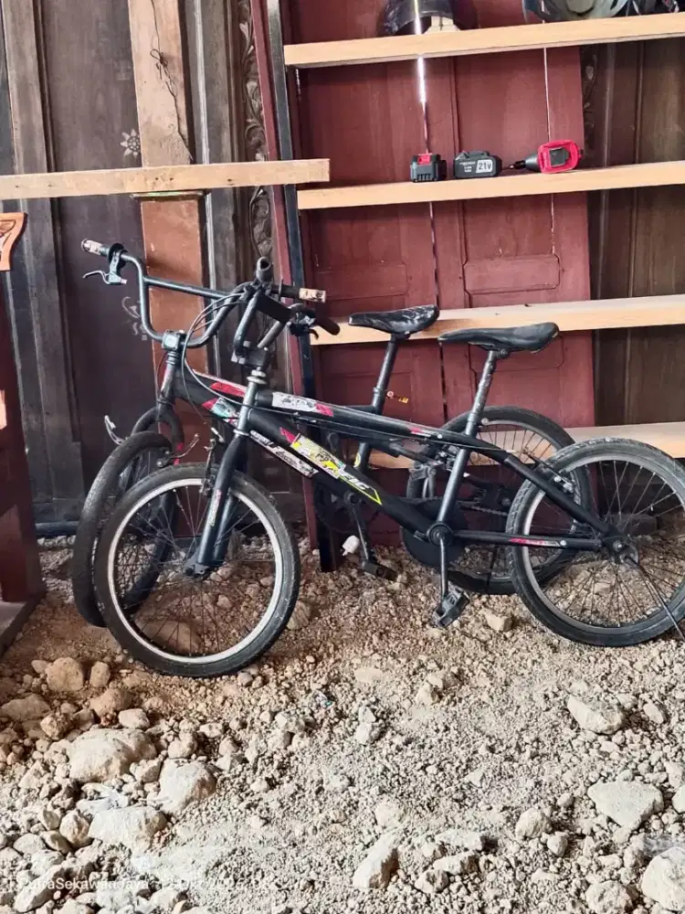 Di jual sepeda bmx uk20