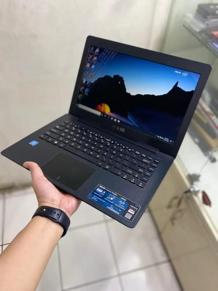 Laptop Asus X453M
