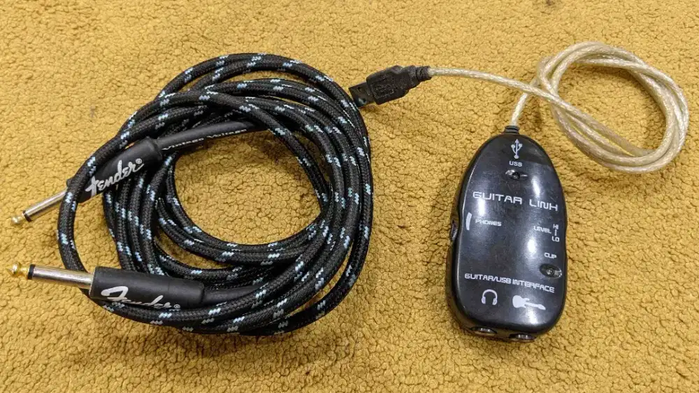 Kabel Gitar Fender 3m + Soundcard Gitar