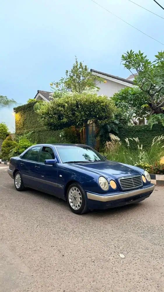 Mercedes-Benz E230 1997 Bensin