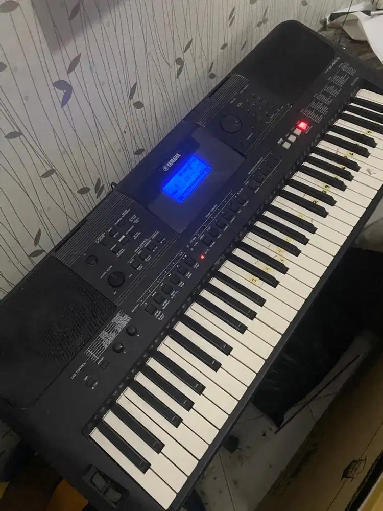 Yamaha PSR-E453