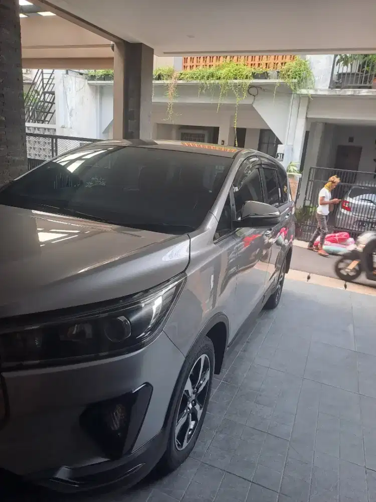 Jual toyota inova venturer diesel 2,4 metic Th 2022