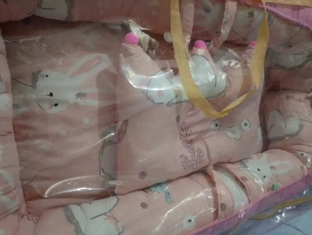 Kasur bayi dan bantal