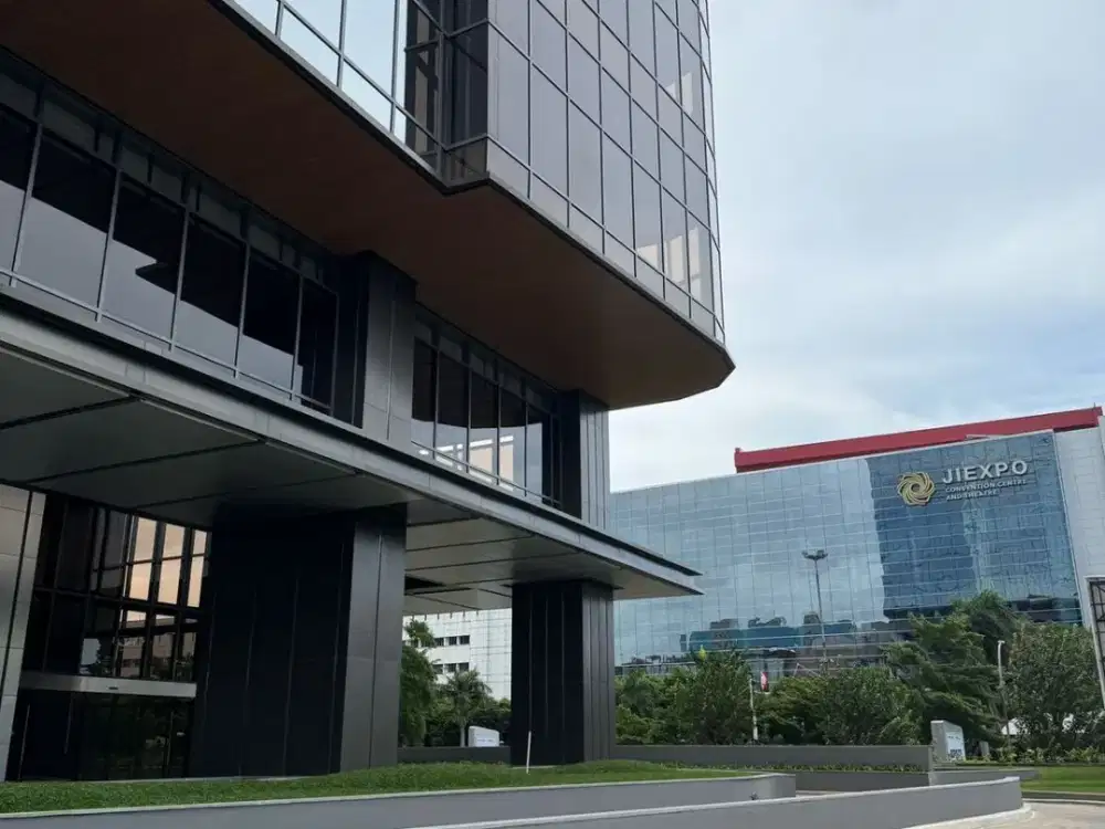 DIJUAL & DISEWAKAN Office Menara Jakarta  Ukuran 196  High ceilling  Kondisi Bare  Luas 196m2 Harga Jual : 7,5M