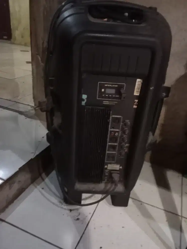 Speaker aktif pemakaian sendiri